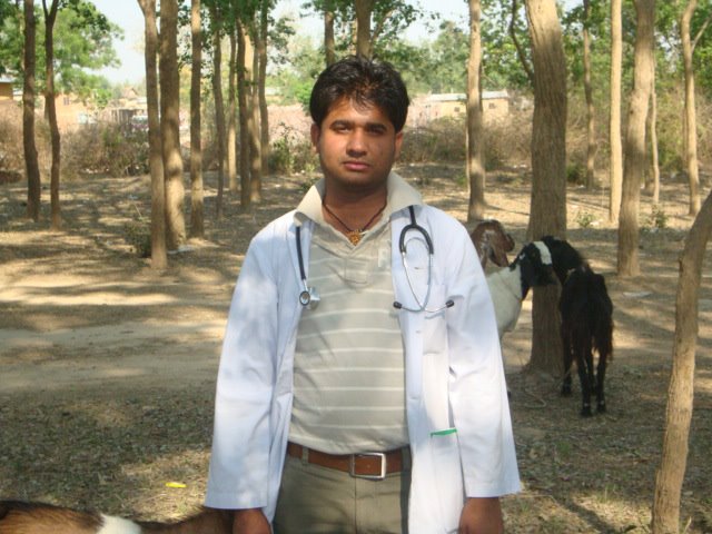 Dr. Mahesh Thakur